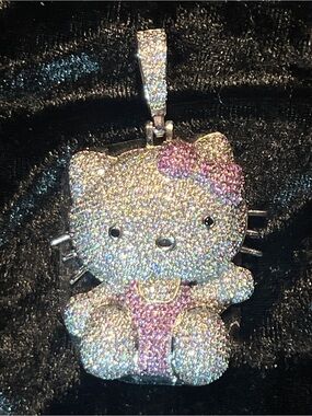 Hello Kitty Pendant